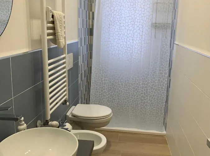 Gramsci 2 3* בולוניה